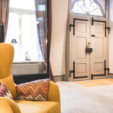 Saltbloom Apartment *